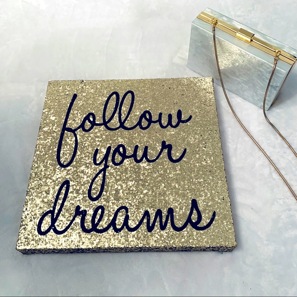 SOLD✨The sign you looked for 😘 GLITTERING ART✨